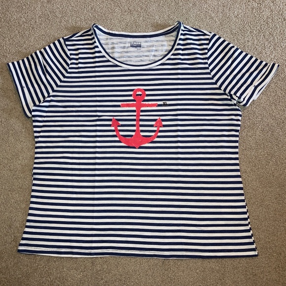 size XL, bust up to 44” inches, beautiful anchor shirt, new ⚓️ condition - Picture 10 of 10